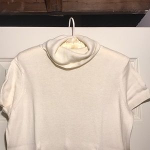 Turtleneck short sleeve sweater